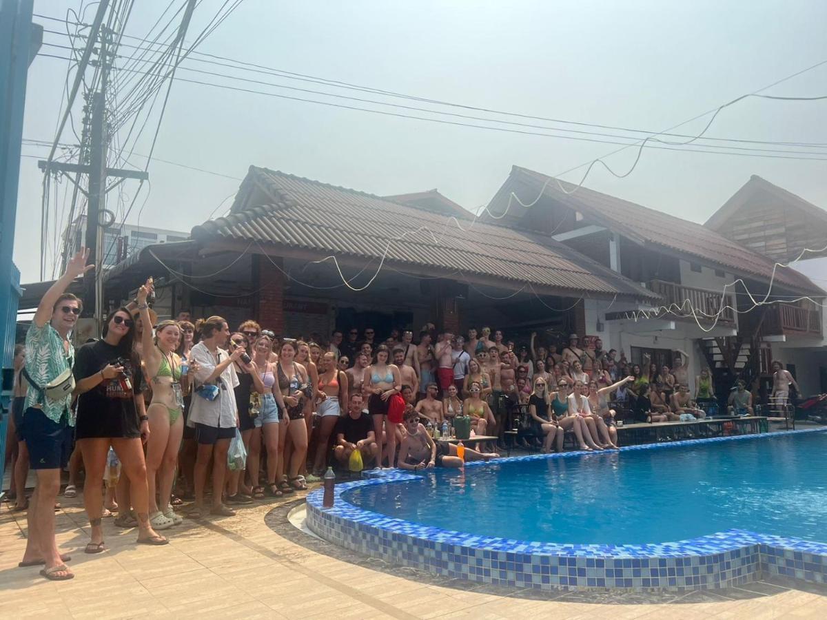 Nana Backpackers Hostel Vang Vieng Buitenkant foto