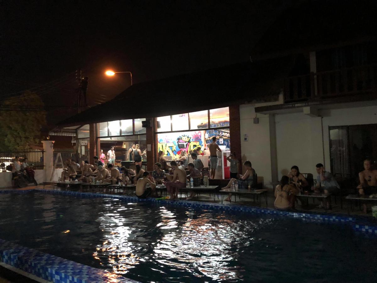 Nana Backpackers Hostel Vang Vieng Buitenkant foto