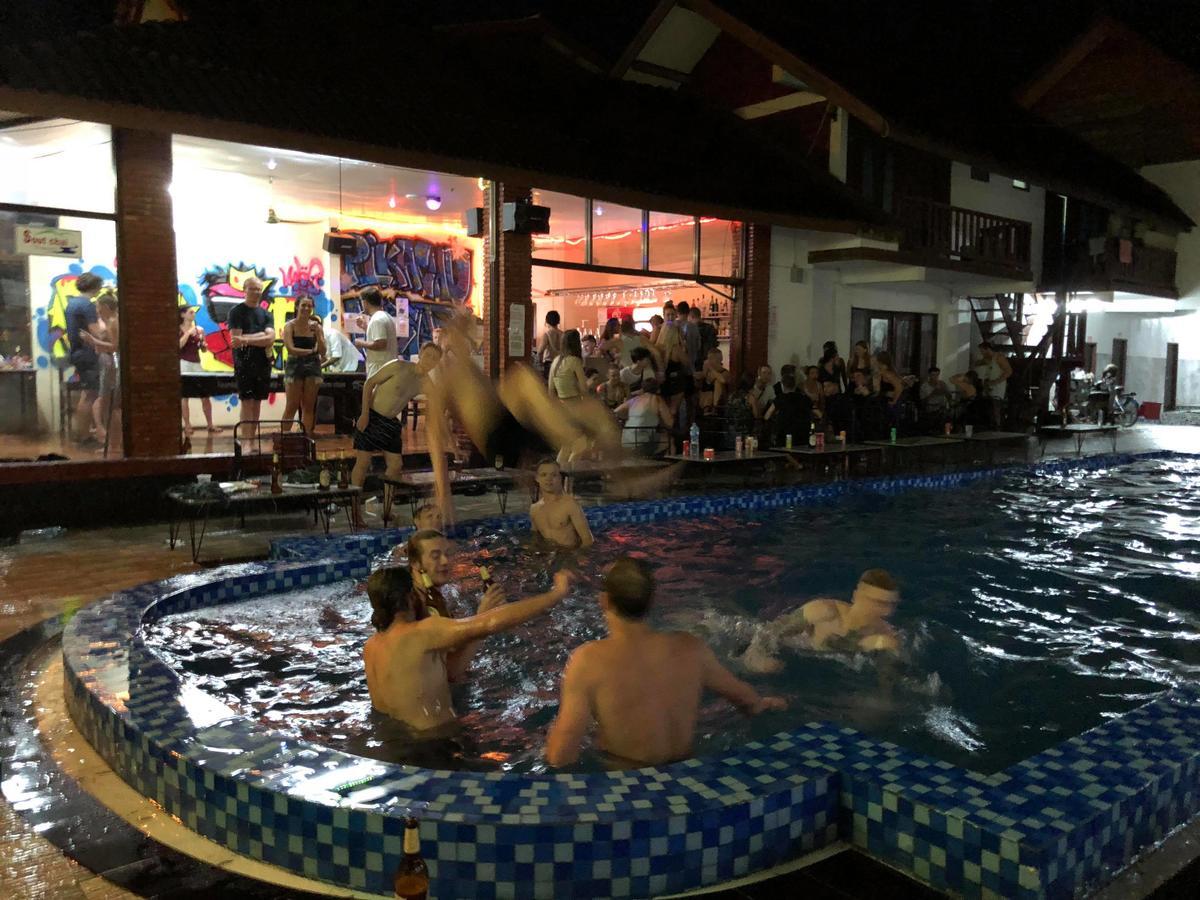 Nana Backpackers Hostel Vang Vieng Buitenkant foto