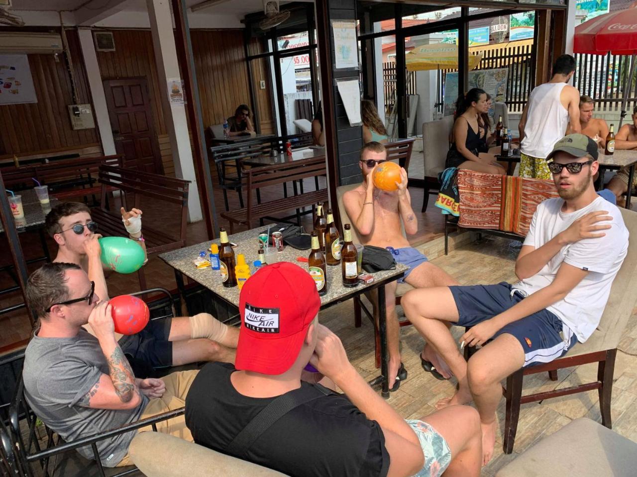 Nana Backpackers Hostel Vang Vieng Buitenkant foto