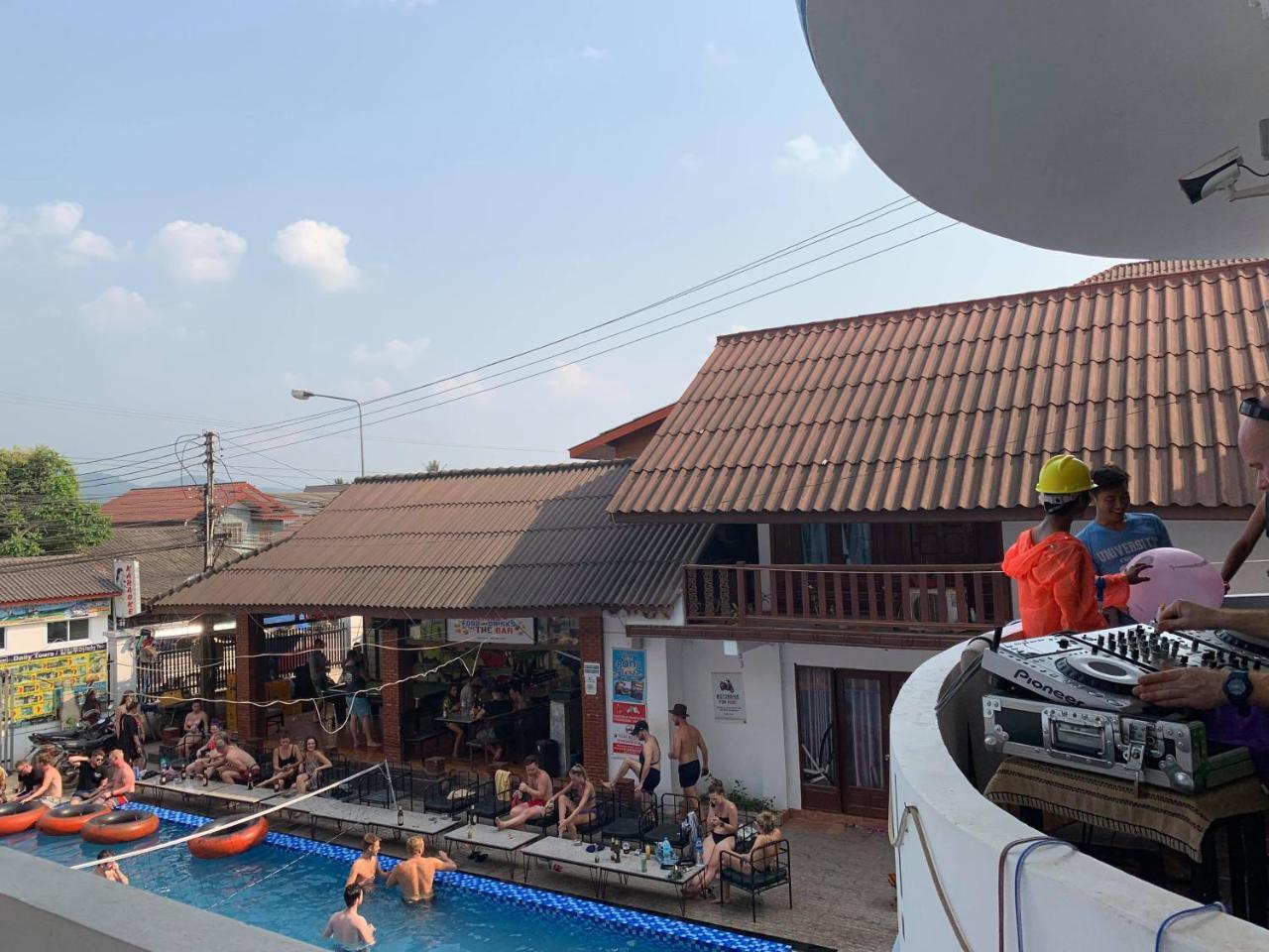 Nana Backpackers Hostel Vang Vieng Buitenkant foto